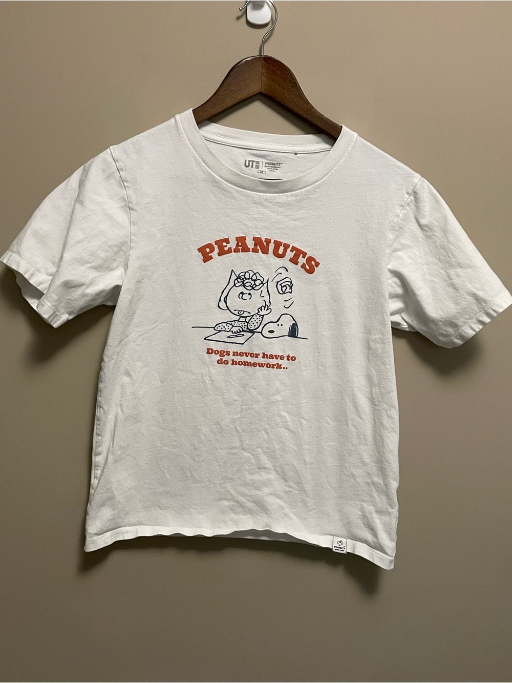 Peanuts Uniqlo Dogs Never Do Homework White T-Shirt Youth Small